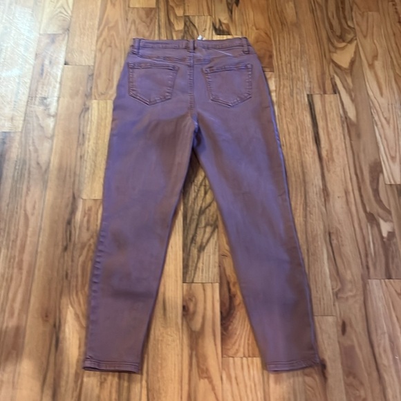 Altar’d State buttonfly Jean - Picture 2 of 4